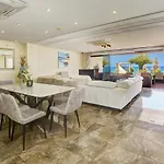 Villa Seafront *