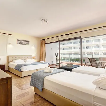 فيلة Seafront بروتاراس